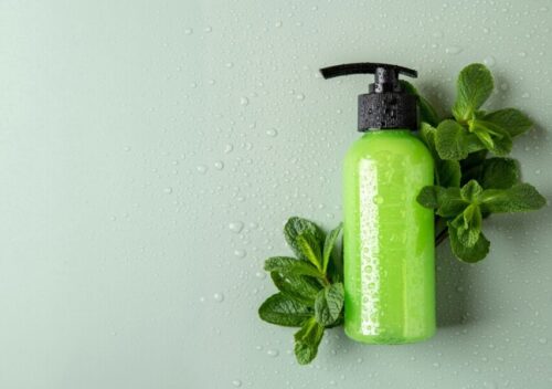 bahan herbal dalam produk shampoo