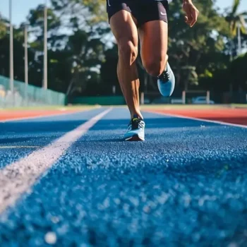 Lari di GBK dengan Sepatu Running Stylish dari Loewe x ON